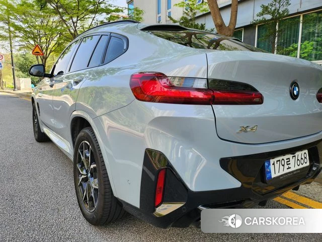 BMW X4 (G02) 2022 Светло-серебряный цвет из Кореи, фото 3