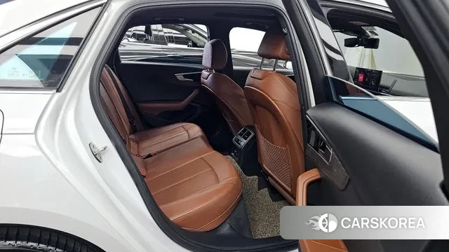 Audi A4 (B9) 2023 Белый из Кореи, фото 3