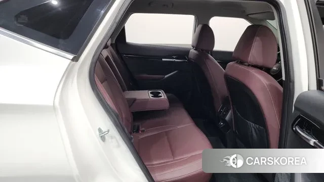 Kia Seltos 2022 Белый из Кореи, фото 3