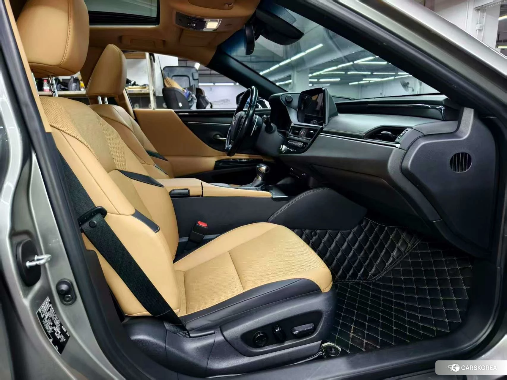 Lexus ES 2021 Серебристо-серый из Китая, фото 3