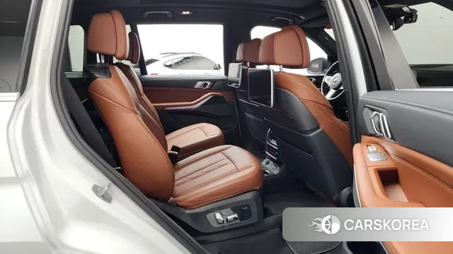 BMW X7 (G07) 2022 Белый из Кореи, фото 3