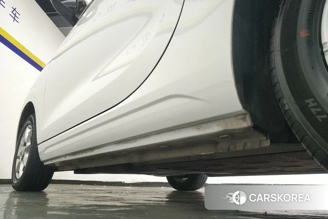 Roewe CLEVER 2022 Белый из Китая, фото 3