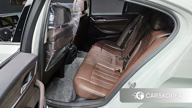 BMW 5 Series (G30) 2018 Белый из Кореи, фото 3