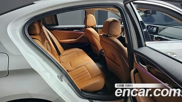 BMW 5 Series (G30) 2018 Белый из Кореи, фото 3