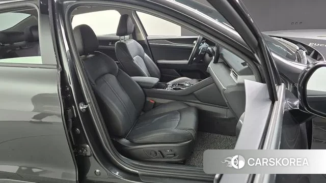 Kia K5 3rd generation 2023 Серый из Кореи, фото 3