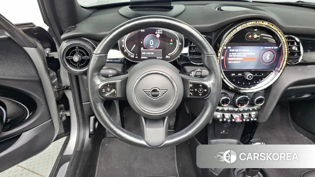 Mini Cooper Convertible 2024 Серебристо-серый из Кореи, фото 3