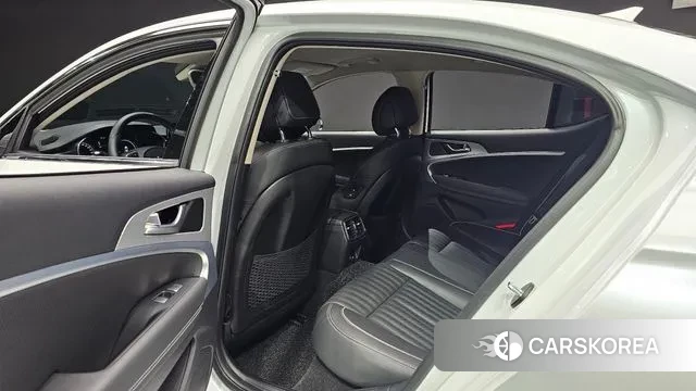 Genesis The New G70 2023 Белый из Кореи, фото 3