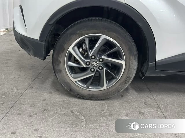Toyota C-HR 2022 Белый из Китая, фото 3