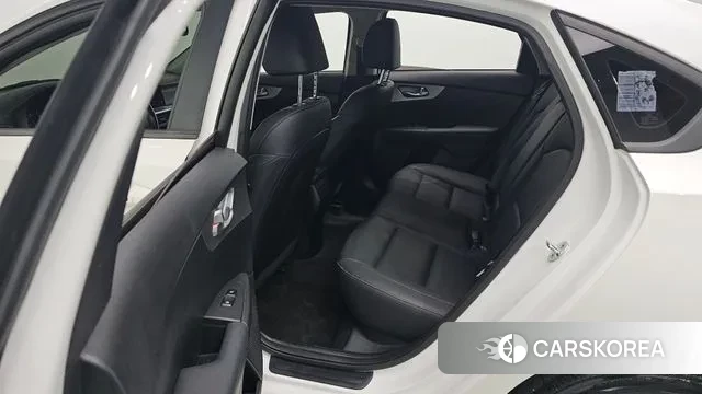 Kia The New K3 2nd generation 2021 Белый из Кореи, фото 3