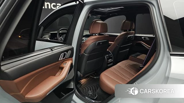 BMW X5 (G05) 2024 Серебристо-серый из Кореи, фото 3