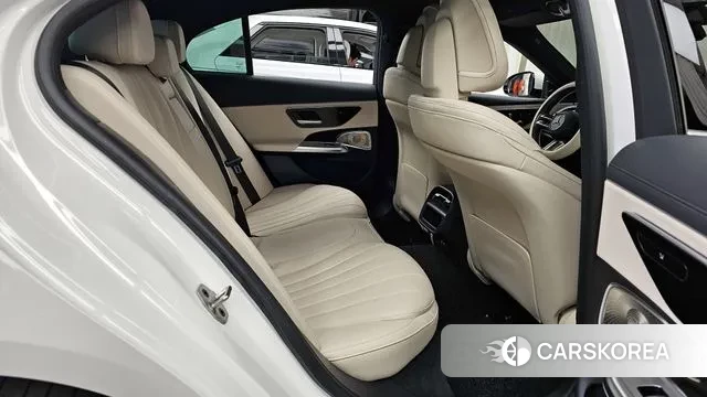 Mercedes-Benz E-Class W214 2024 Белый из Кореи, фото 3