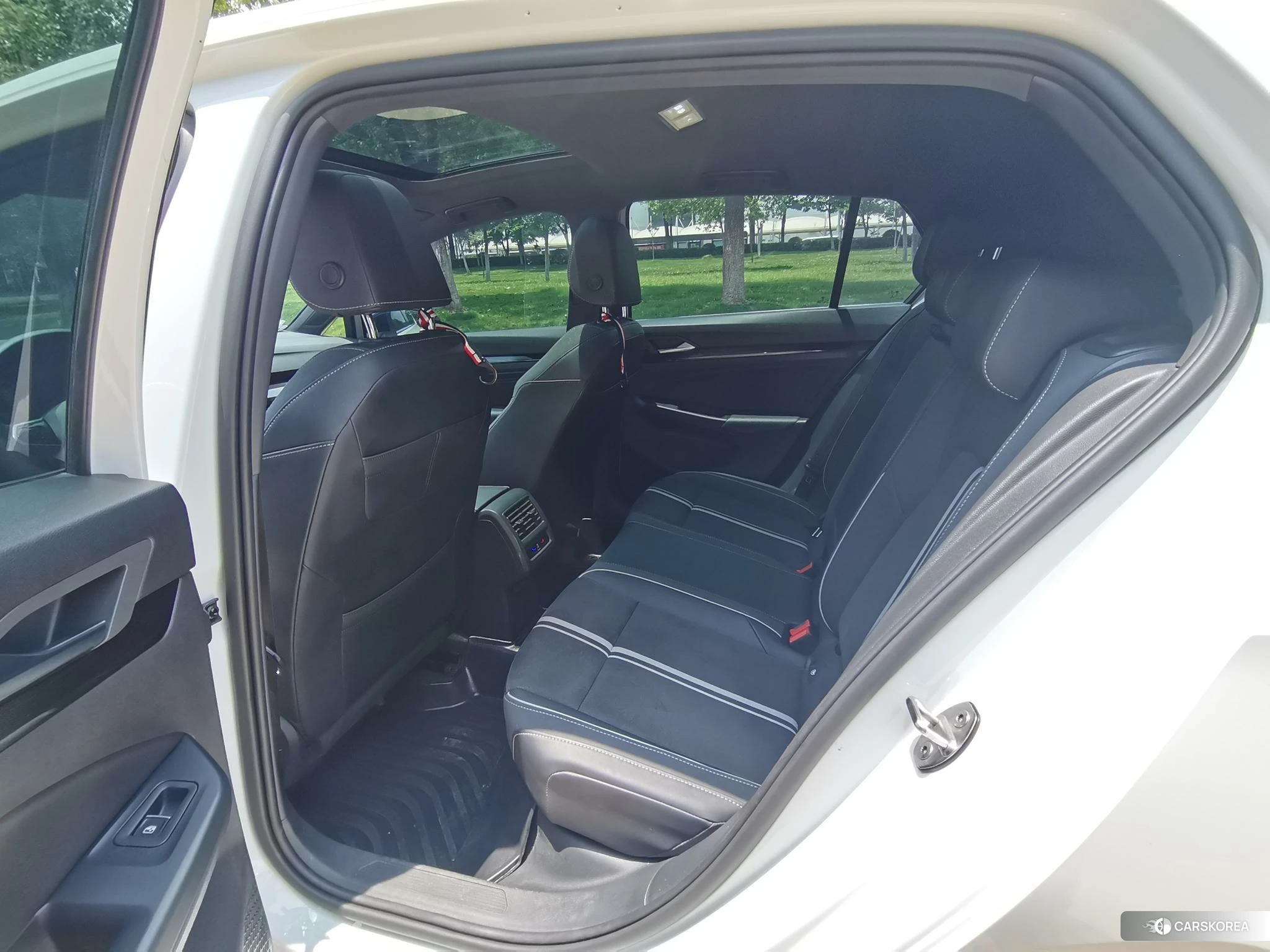 Volkswagen Golf 2020 Белый из Китая, фото 3