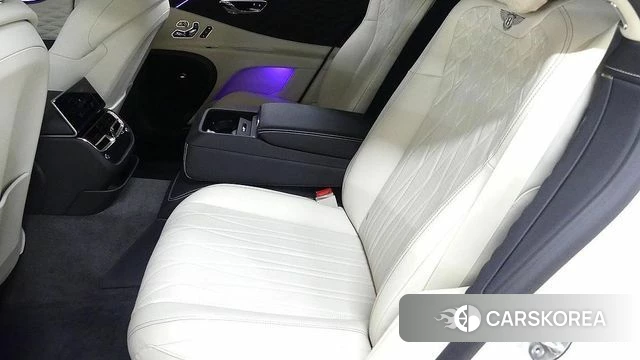 Bentley Flying Spur 3rd Generation 2023 Белый из Кореи, фото 3