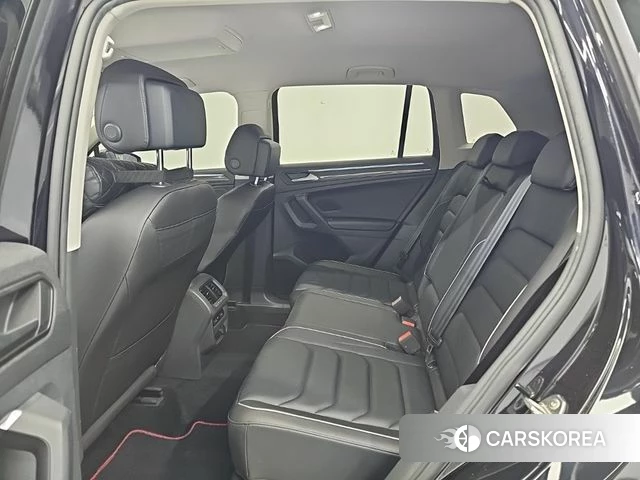 Volkswagen Tiguan second Generation 2021 Черный из Кореи, фото 3