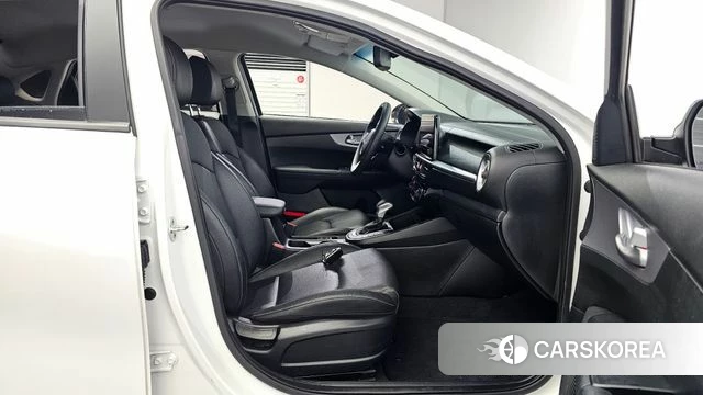 Kia The New K3 2nd generation 2022 Белый из Кореи, фото 3