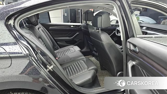 Volkswagen Passat GT (B8) 2021 Черный из Кореи, фото 3