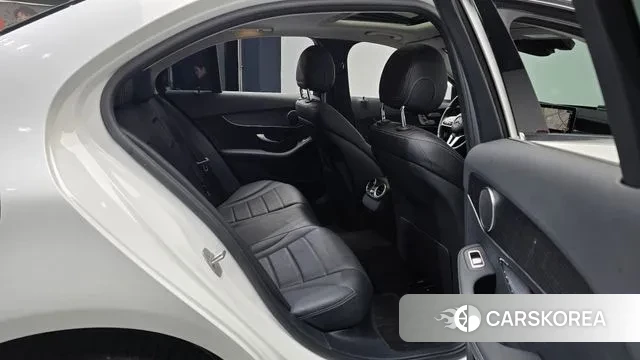 Mercedes-Benz C-Class W205 2021 Белый из Кореи, фото 3