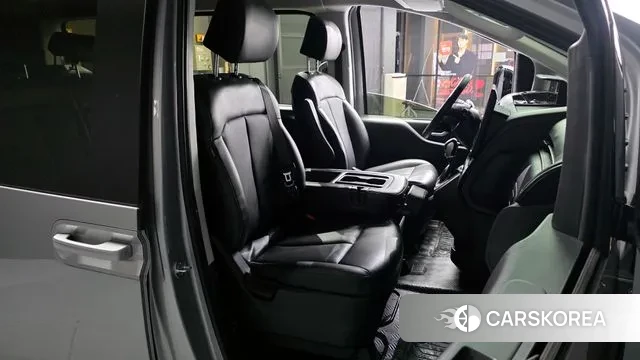 Hyundai Staria 2022 Серебряный из Кореи, фото 3