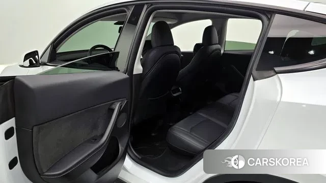 Tesla Model Y 2023 Белый из Кореи, фото 3