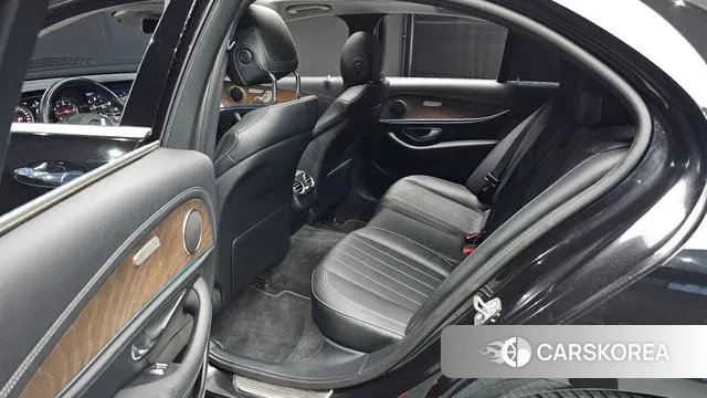 Mercedes-Benz E-Class W213 2018 Черный из Кореи, фото 3