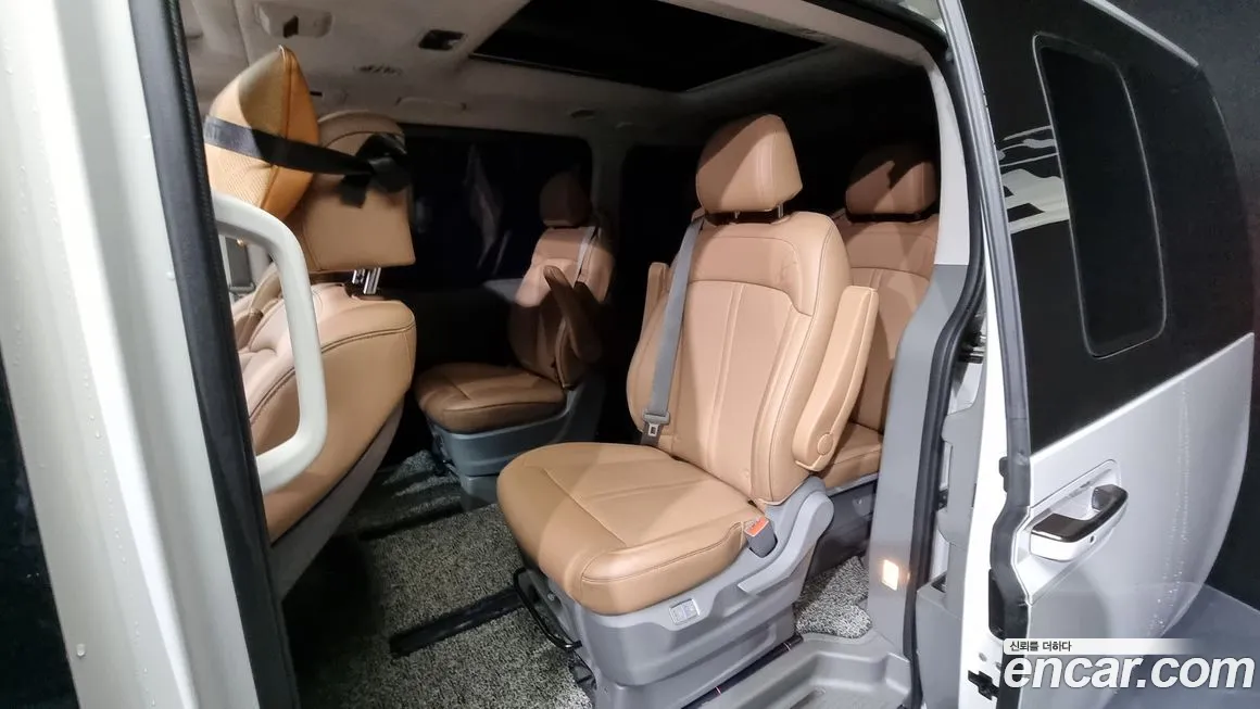 Hyundai Staria 2021 из Кореи, фото 3