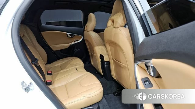 Volvo V40 2018 Белый из Кореи, фото 3