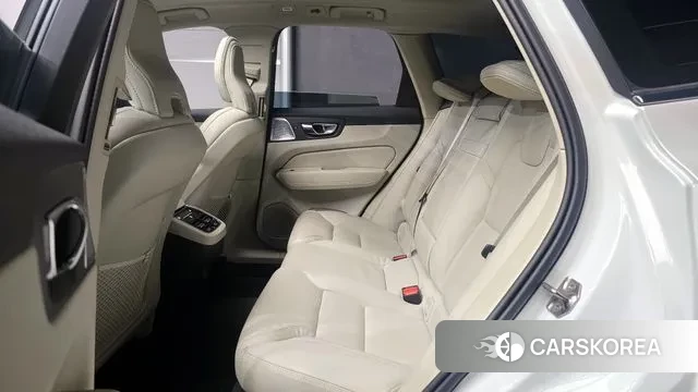 Volvo XC60 second Generation 2021 Белый из Кореи, фото 3