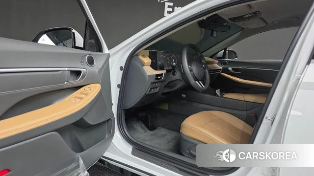 Hyundai Sonata D Edge Hybrid (DN8) 2024 Белый из Кореи, фото 3