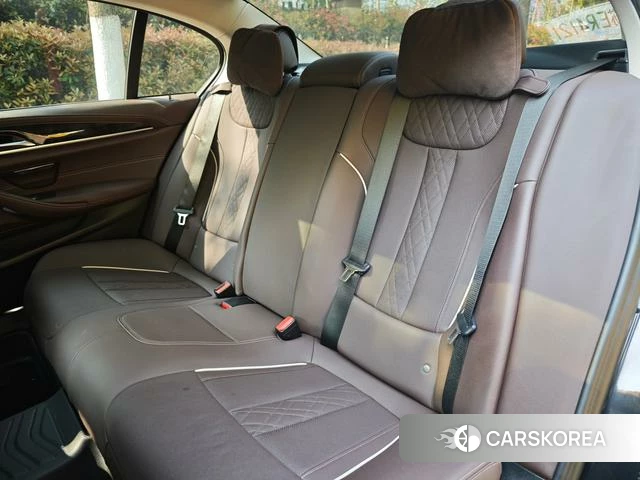 BMW 5 series 2021 Черный из Китая, фото 3