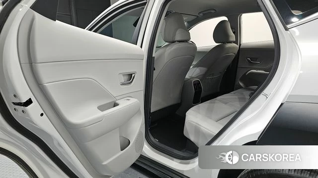 Hyundai Kona Hybrid (SX2) 2024 Белый из Кореи, фото 3