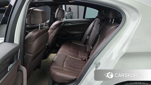 BMW 5 Series (G30) 2021 Белый из Кореи, фото 3