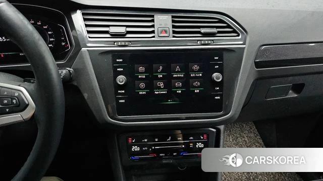Volkswagen Tiguan second Generation 2021 Белый из Кореи, фото 3