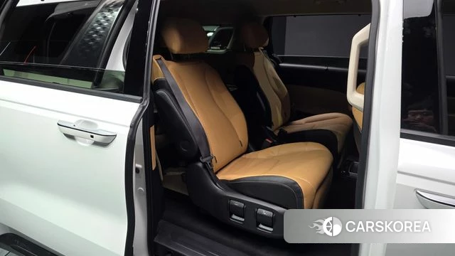 Kia Carnival 4th generation 2023 Белый из Кореи, фото 3