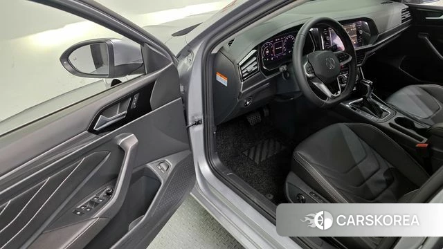 Volkswagen 7th Generation of Jetta 2023 Серебристо-серый из Кореи, фото 3