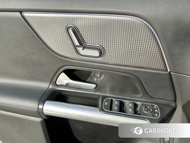 Mercedes-Benz GLA 2023 Белый из Китая, фото 3