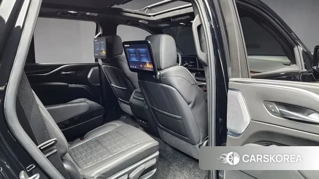 Cadillac Escalade 5th Generation 2023 Черный из Кореи, фото 3