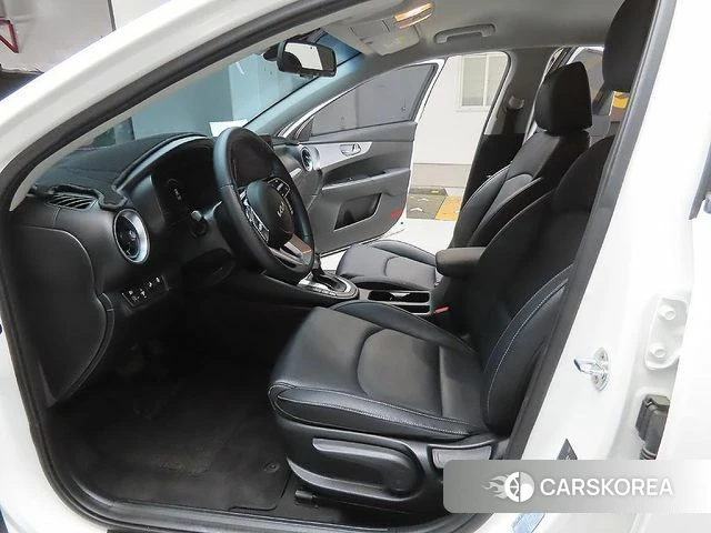 Kia The New K3 2nd generation 2021 Белый из Кореи, фото 3
