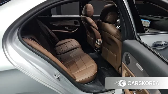 Mercedes-Benz E-Class W213 2019 Серебряный из Кореи, фото 3