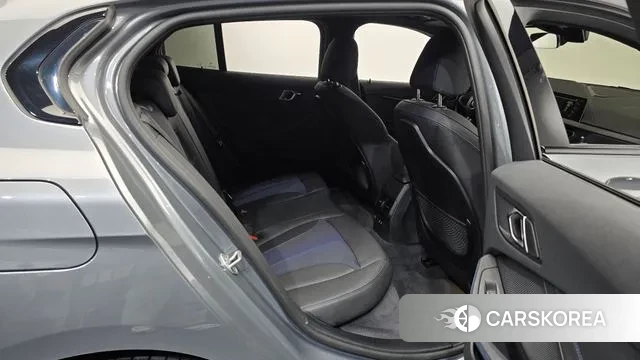 BMW 1 Series (F40) 2023 Серый из Кореи, фото 3