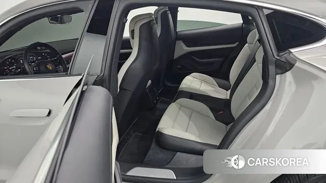 Porsche Taycan 2021 Серебристо-серый из Кореи, фото 3