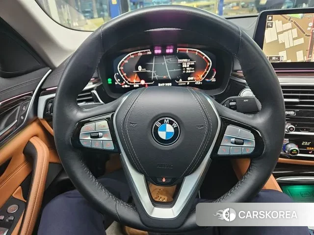 BMW 5 Series (G30) 2022 Черный из Кореи, фото 3