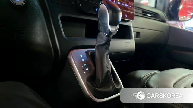 Hyundai Staria 2021 Серый из Кореи, фото 3