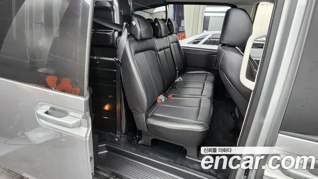 Hyundai Staria 2022 Серебристо-серый из Кореи, фото 3