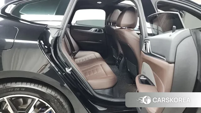 BMW i4 2023 Черный из Кореи, фото 3