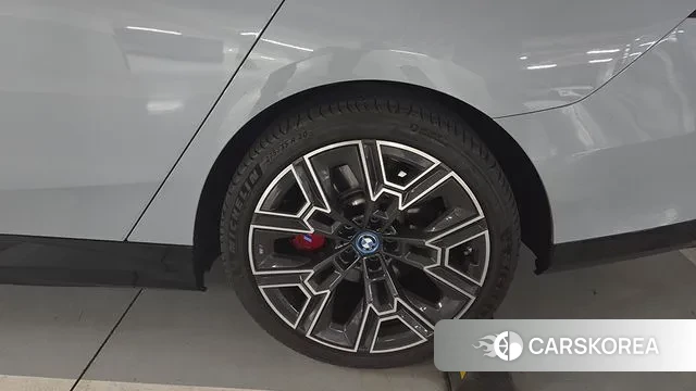 BMW 5 Series (G60) 2024 Серый из Кореи, фото 3