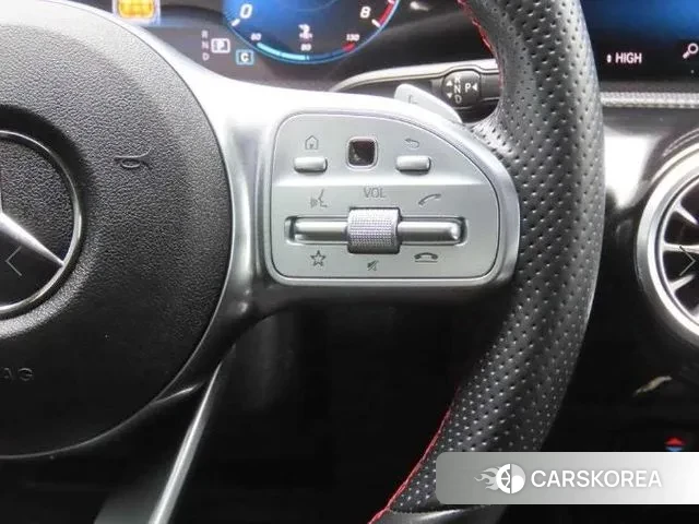 Mercedes-Benz A-Class W177 2023 Белый из Кореи, фото 3