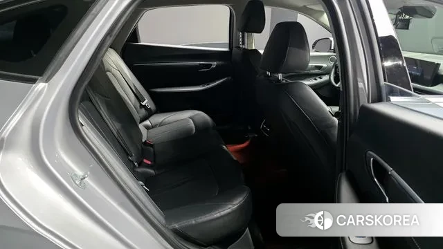 Hyundai Sonata D Edge (DN8) 2024 Серебряный из Кореи, фото 3