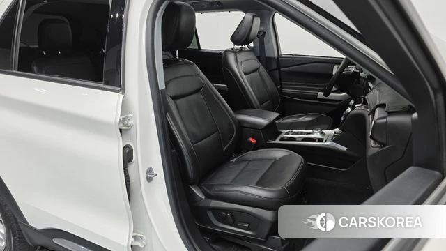 Ford Explorer 6th Generation 2022 Белый из Кореи, фото 3