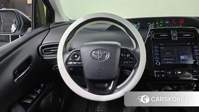 Toyota Prius 4th Generation 2021 Белый из Кореи, фото 3