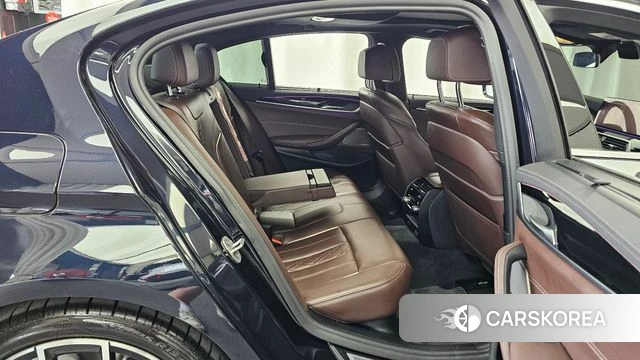 BMW 5 Series (G30) 2022 Черный из Кореи, фото 3